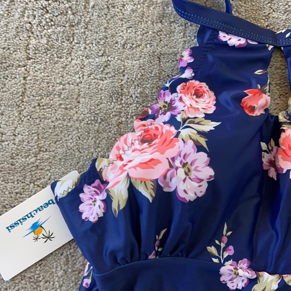 1 piece Beachsissi swimsuit with cups, size L - Picture 2 of 3
